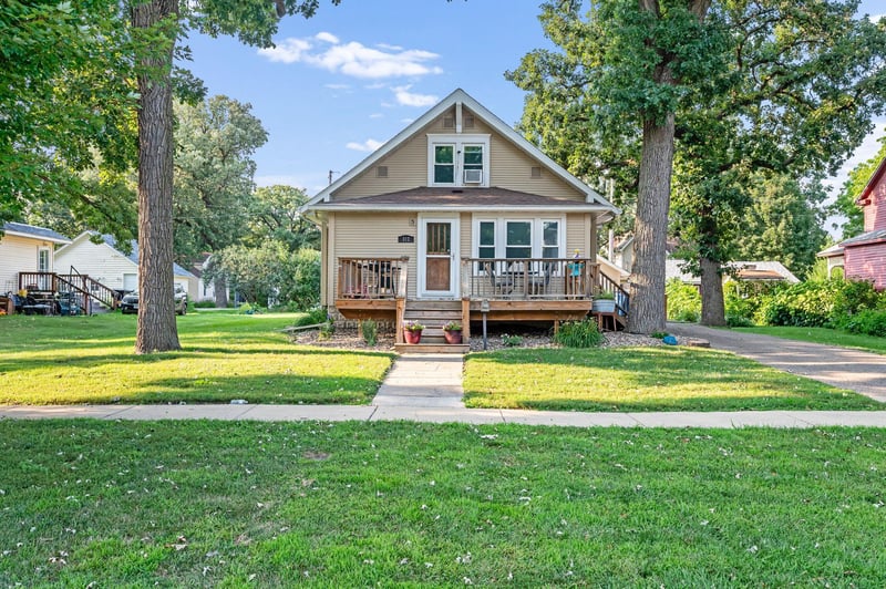 312 W 2nd St, Blue Earth, MN 56013