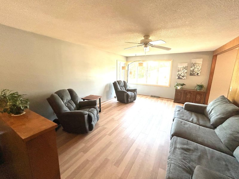 1025 9th St SW, Wadena, MN 56482