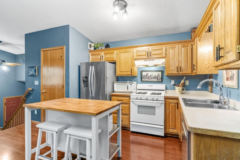 6 Nina Ct SW, Isanti, MN 55040