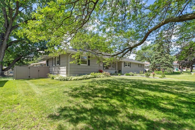 9435 W 14th St, Saint Louis Park, MN 55426
