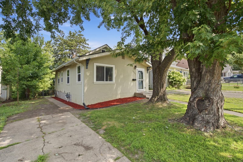1037 Gould Ave NE, Columbia Heights, MN 55421
