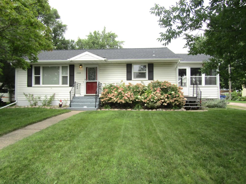 1316 11th Ave, Clarkfield, MN 56223