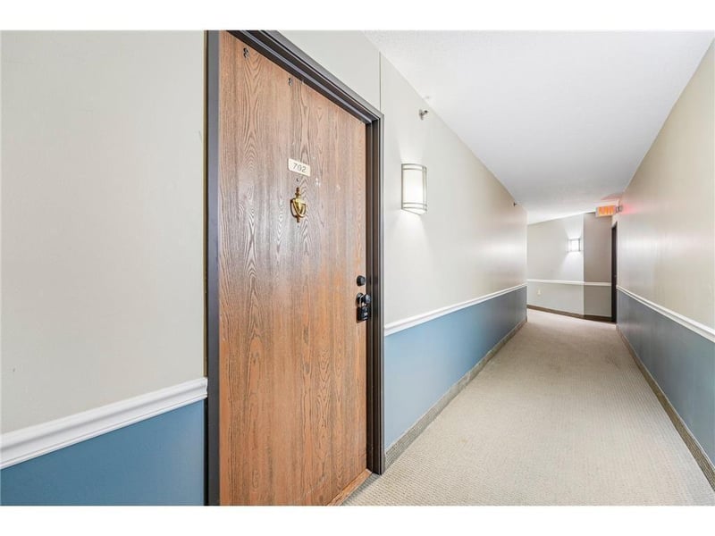 6500 Woodlake Dr #702, Richfield, MN 55423
