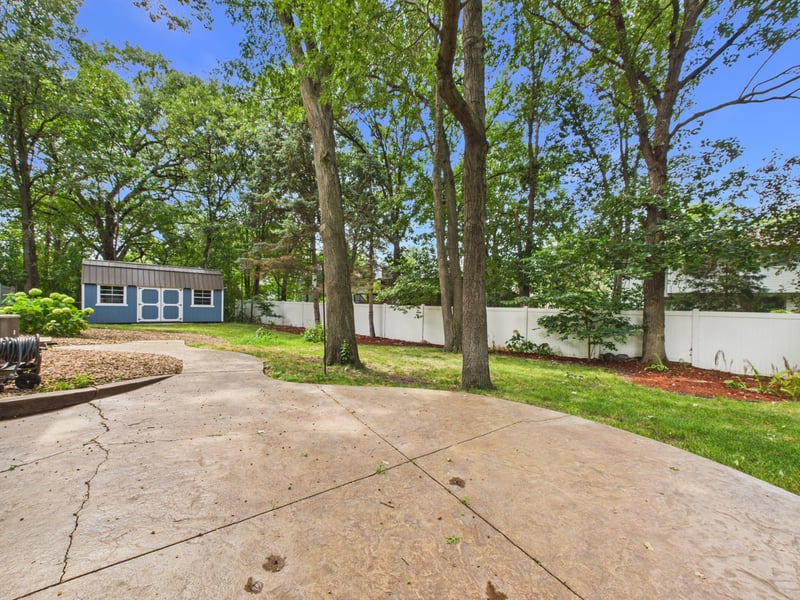 2527 Colony Cir, Saint Cloud, MN 56303