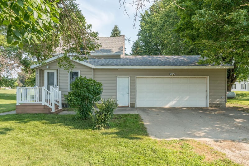 28059 State Highway 22, Gaylord, MN 55334