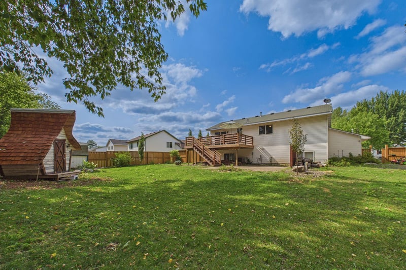 10745 Matthew Dr, Chisago City, MN 55013