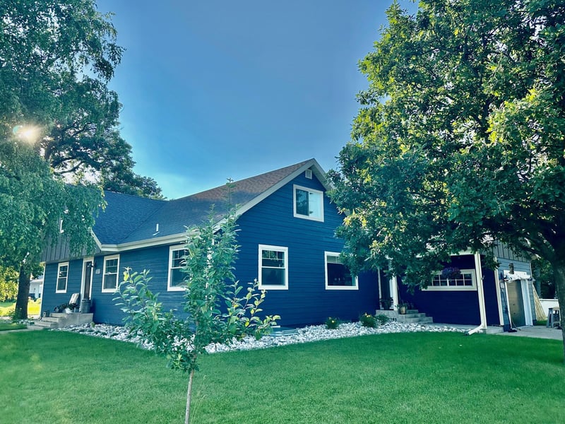 507 6th St NE, Roseau, MN 56751