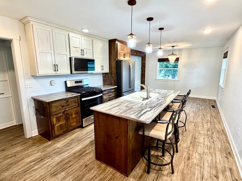 507 6th St NE, Roseau, MN 56751