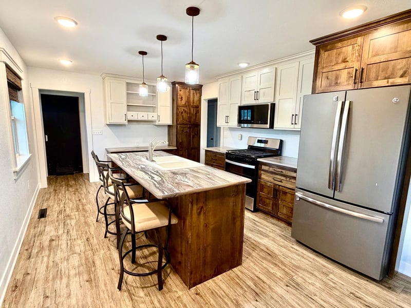 507 6th St NE, Roseau, MN 56751