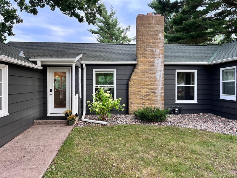 213 4th St, Mora, MN 55051