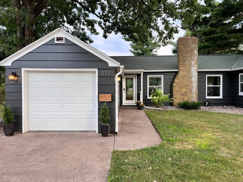 213 4th St, Mora, MN 55051