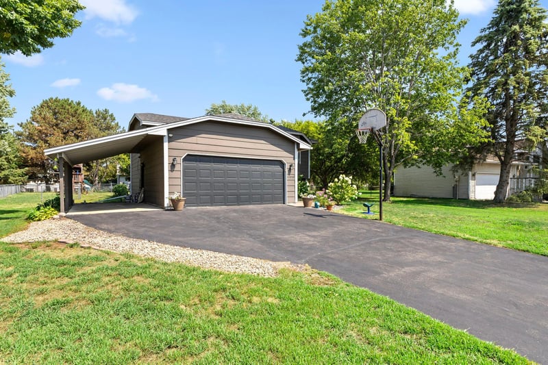 11010 Xylon Ln N, Champlin, MN 55316