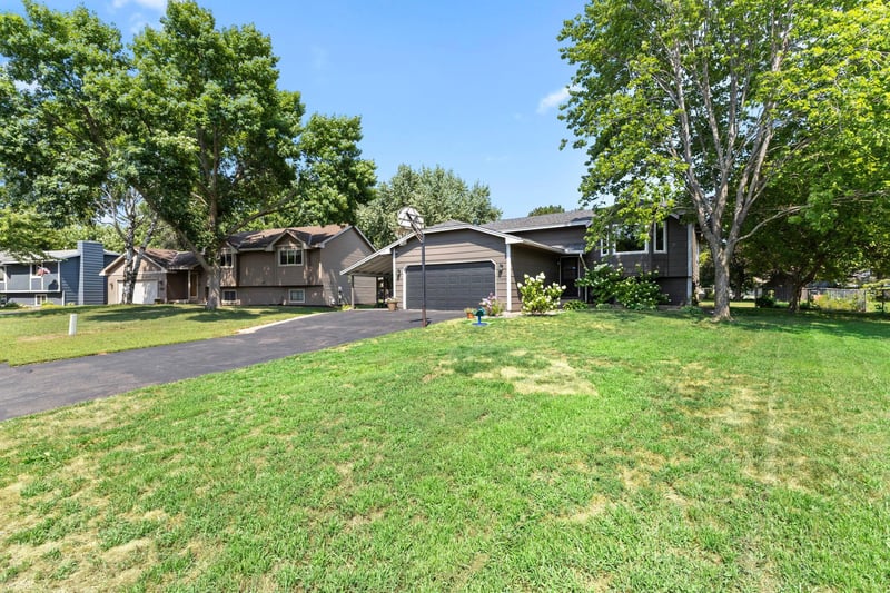 11010 Xylon Ln N, Champlin, MN 55316