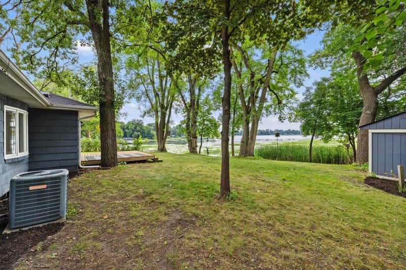 5415 Twin Lake Blvd E, Brooklyn Center, MN 55429