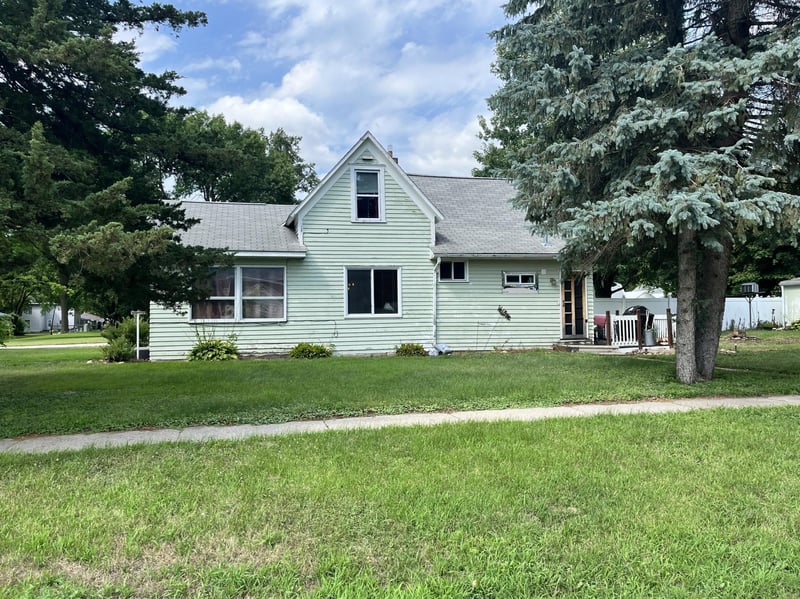 402 N Austin Ave, Litchfield, MN 55355