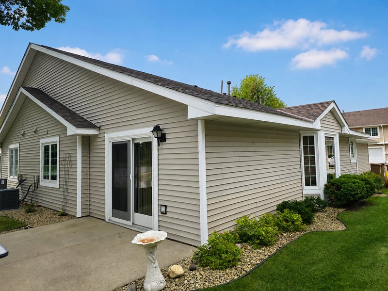 1991 Granite Ave N, Oakdale, MN 55128