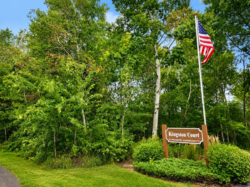 1991 Granite Ave N, Oakdale, MN 55128