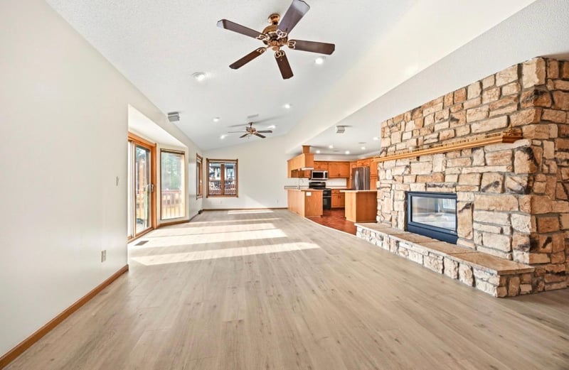 141 Fairlawn Ave E, Winsted, MN 55395