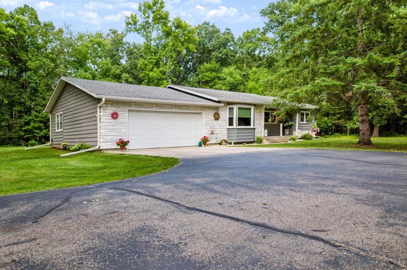 57773 County Highway 56, New York Mills, MN 56567