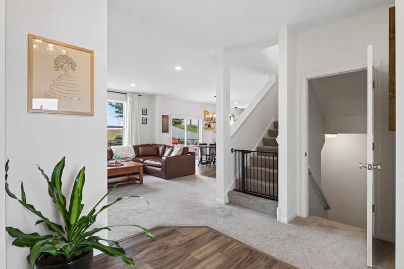 972 Forest Edge Cir, Jordan, MN 55352