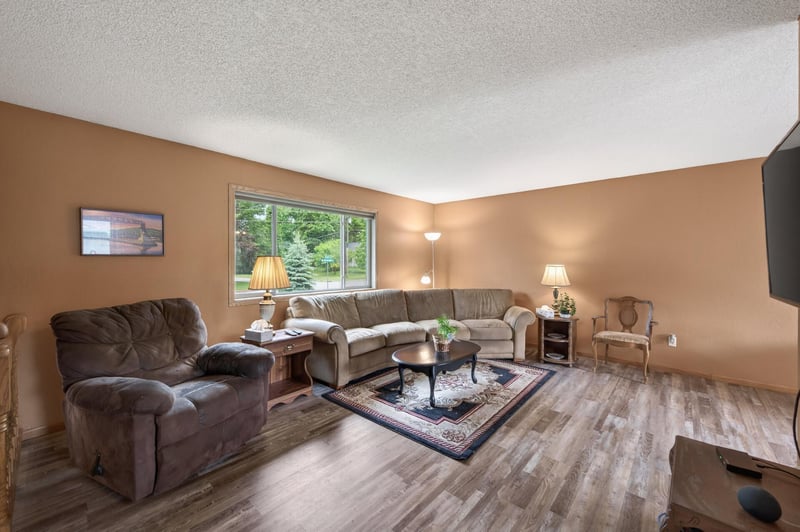 12515 Hummingbird St NW, Coon Rapids, MN 55448