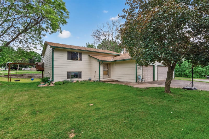 12515 Hummingbird St NW, Coon Rapids, MN 55448