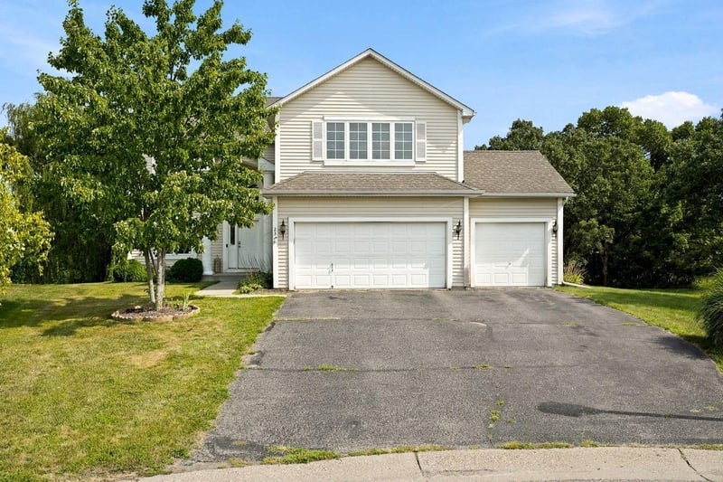 237 Adam Cir, Carver, MN 55315