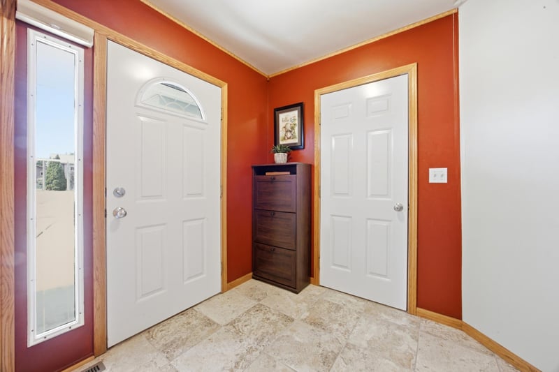 1206 18th St N, Moorhead, MN 56560