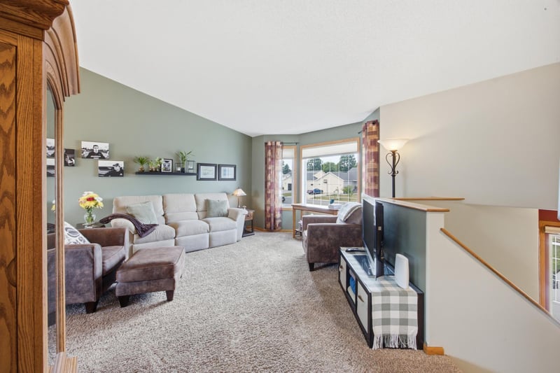 1206 18th St N, Moorhead, MN 56560
