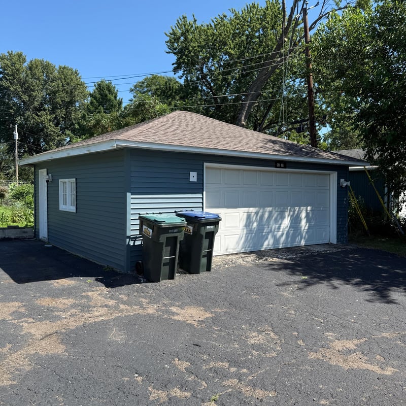 2016 W 90th St, Bloomington, MN 55431