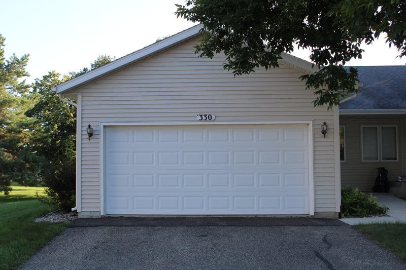 330 Sunfish Ct, Winsted, MN 55395