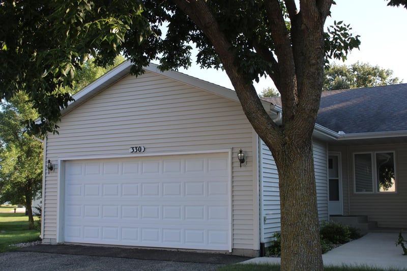 330 Sunfish Ct, Winsted, MN 55395