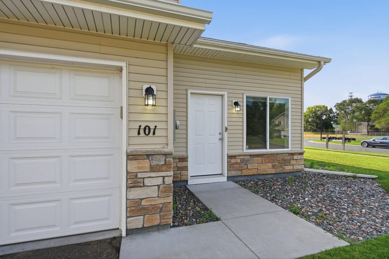 3854 232nd Ave NW #101, Saint Francis, MN 55070