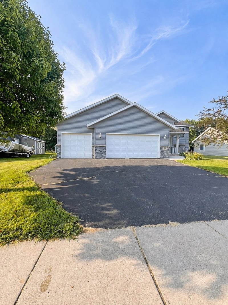 206 Rookery Dr, Cold Spring, MN 56320