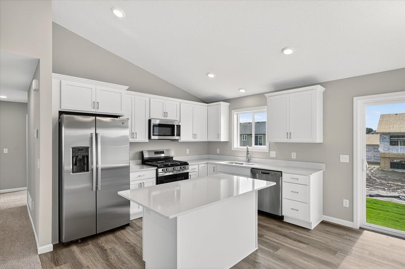 1006 Brandenburg Cir, Waverly, MN 55390