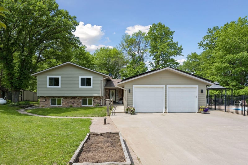 1233 Crofoot Ave NW, Buffalo, MN 55313