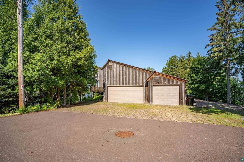 26 Saint Albans Rd, Superior, WI 54880