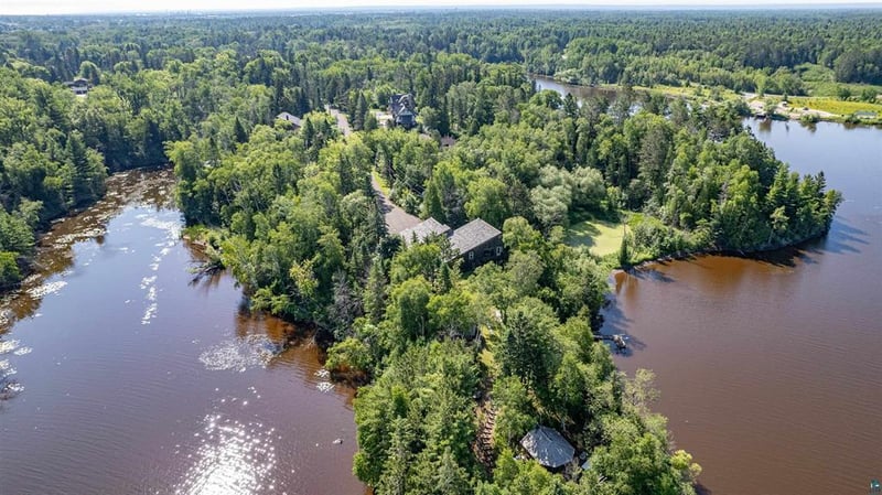 26 Saint Albans Rd, Superior, WI 54880
