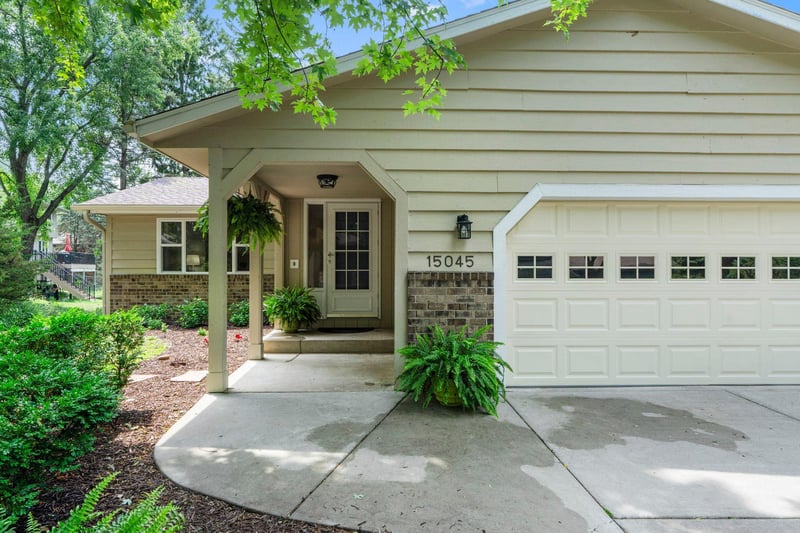 15045 Ironwood Ct, Eden Prairie, MN 55346