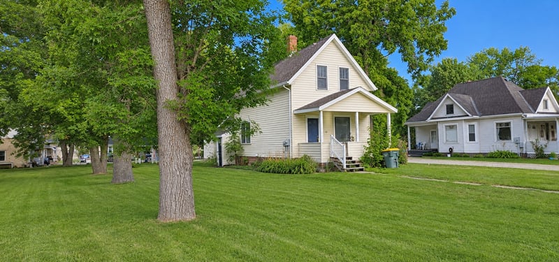 514 15th St SW, Willmar, MN 56201