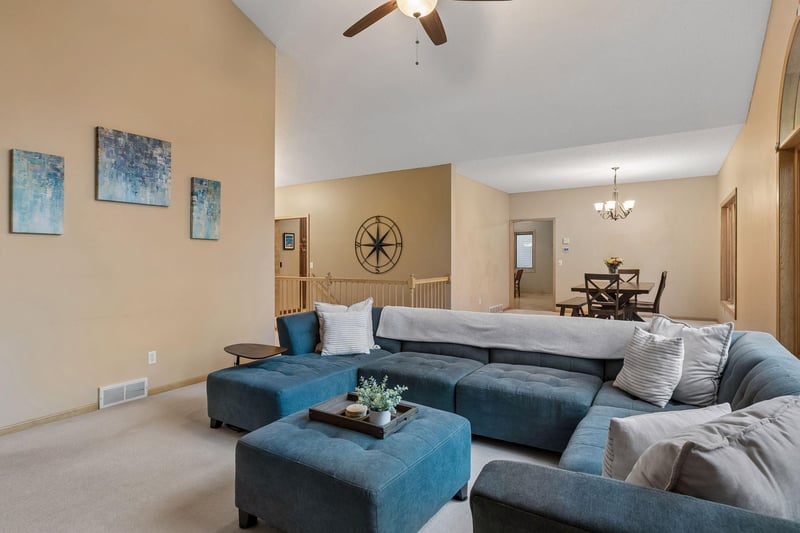 12735 42nd Pl N, Plymouth, MN 55442