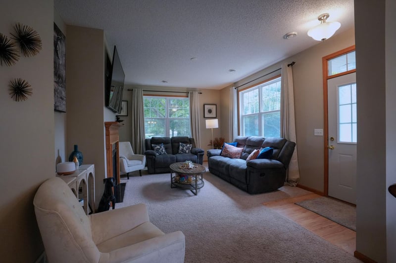 1919 Sierra Dr #1401, Hastings, MN 55033