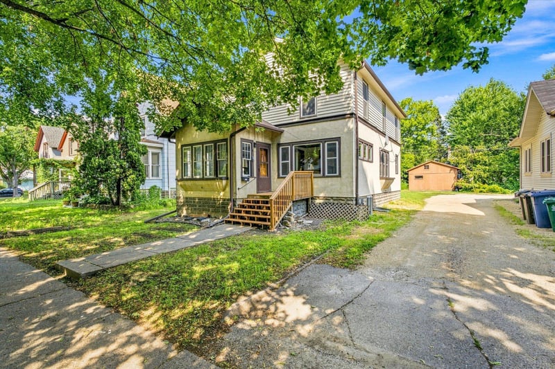 1046 15th Ave SE, Minneapolis, MN 55414