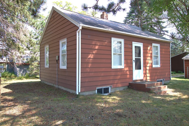 414 Cleveland St SW, Staples, MN 56479