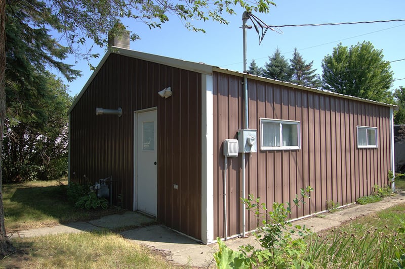 414 Cleveland St SW, Staples, MN 56479