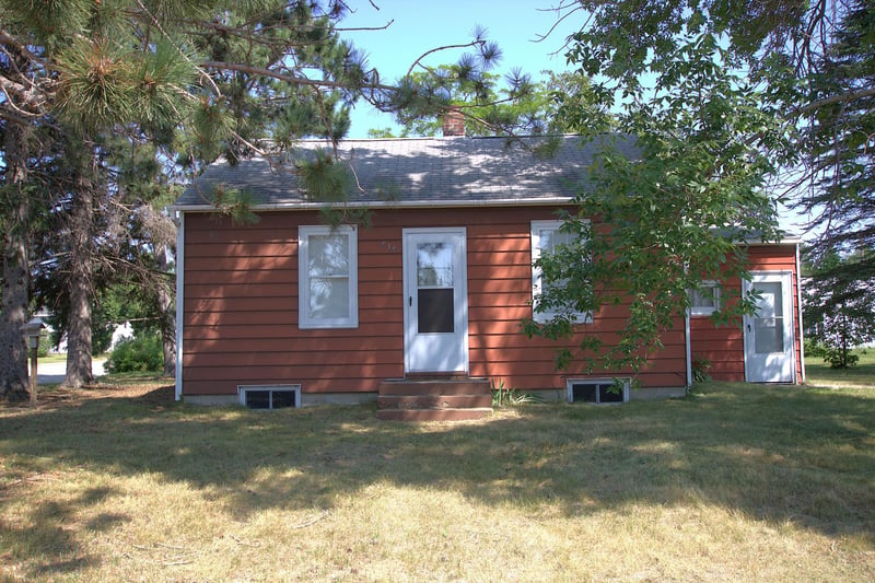 414 Cleveland St SW, Staples, MN 56479