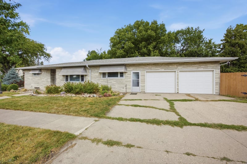 1106 5th Ave S, Moorhead, MN 56560