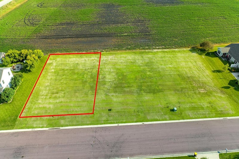 20 Marples Ave, Minnesota Lake, MN 56068