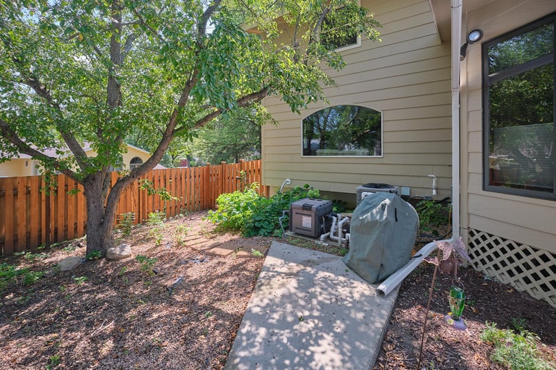 2435 Viking Ct NW, Rochester, MN 55901