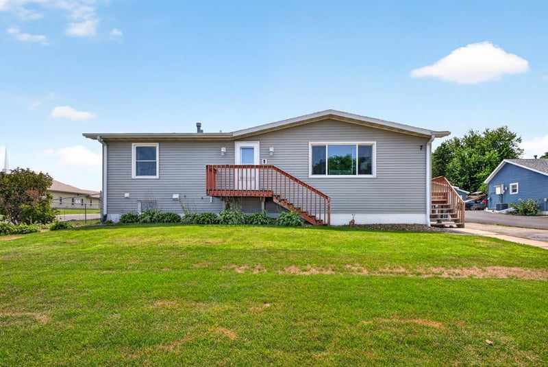 102 5th St SW, Kasson, MN 55944